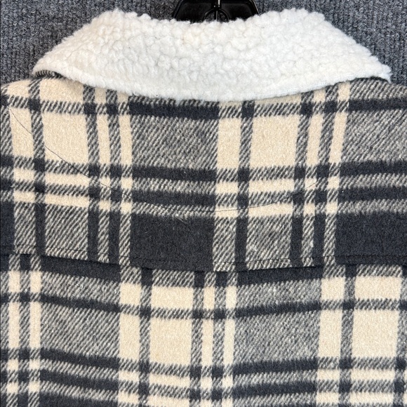 Wesc Black and Cream Plaid Fill Zip Jacket,  Sherpa Collar Unisex Men L;Women XL - Picture 8 of 16